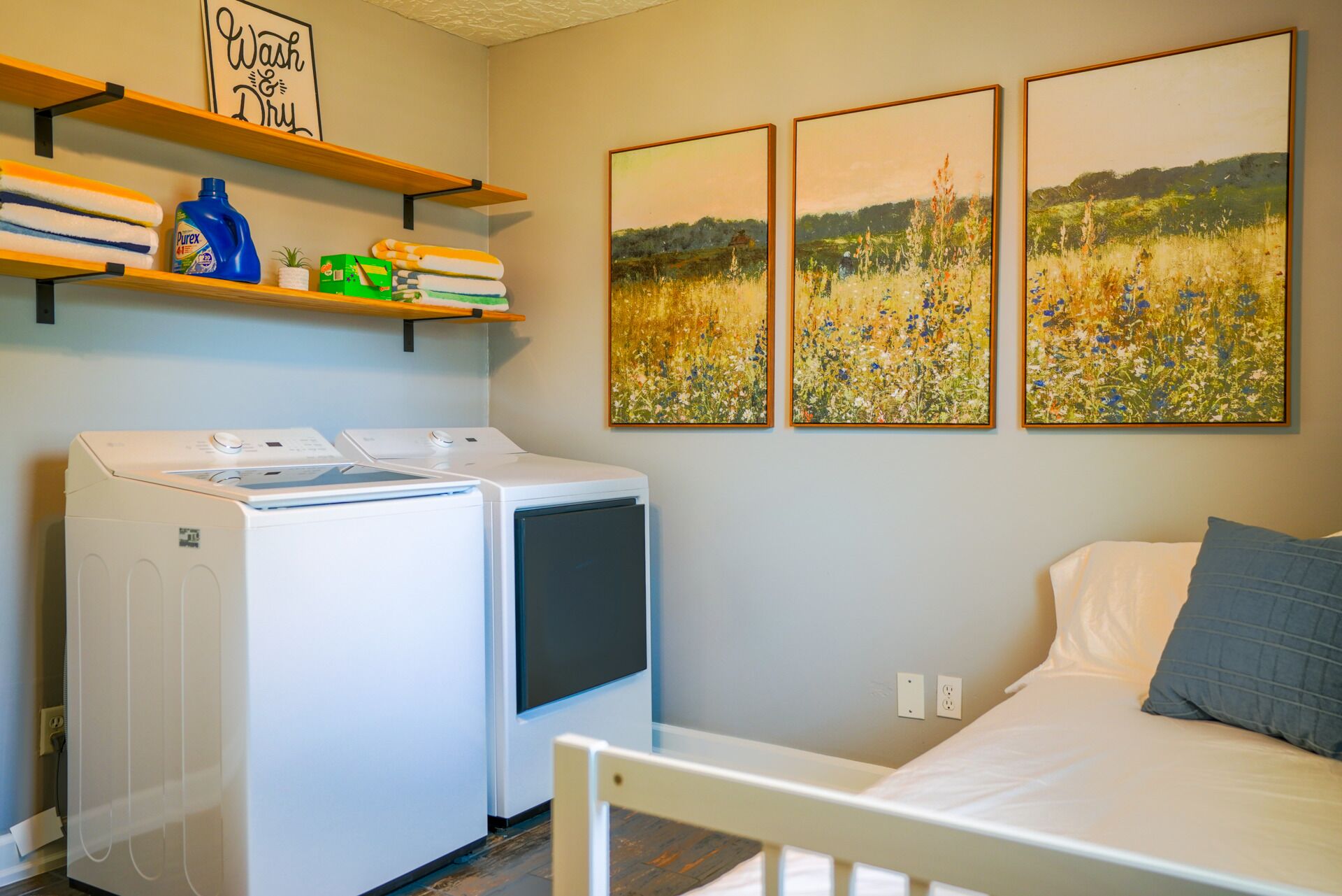 3 bedrooms, iron/ironing board, WiFi, bed sheets