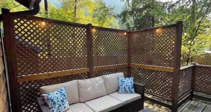 Mt Hood Hot Tub Haven, Wifi, 2BR/1BA, Full Kitchen