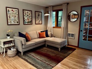 Smart TV, fireplace, DVD player, books