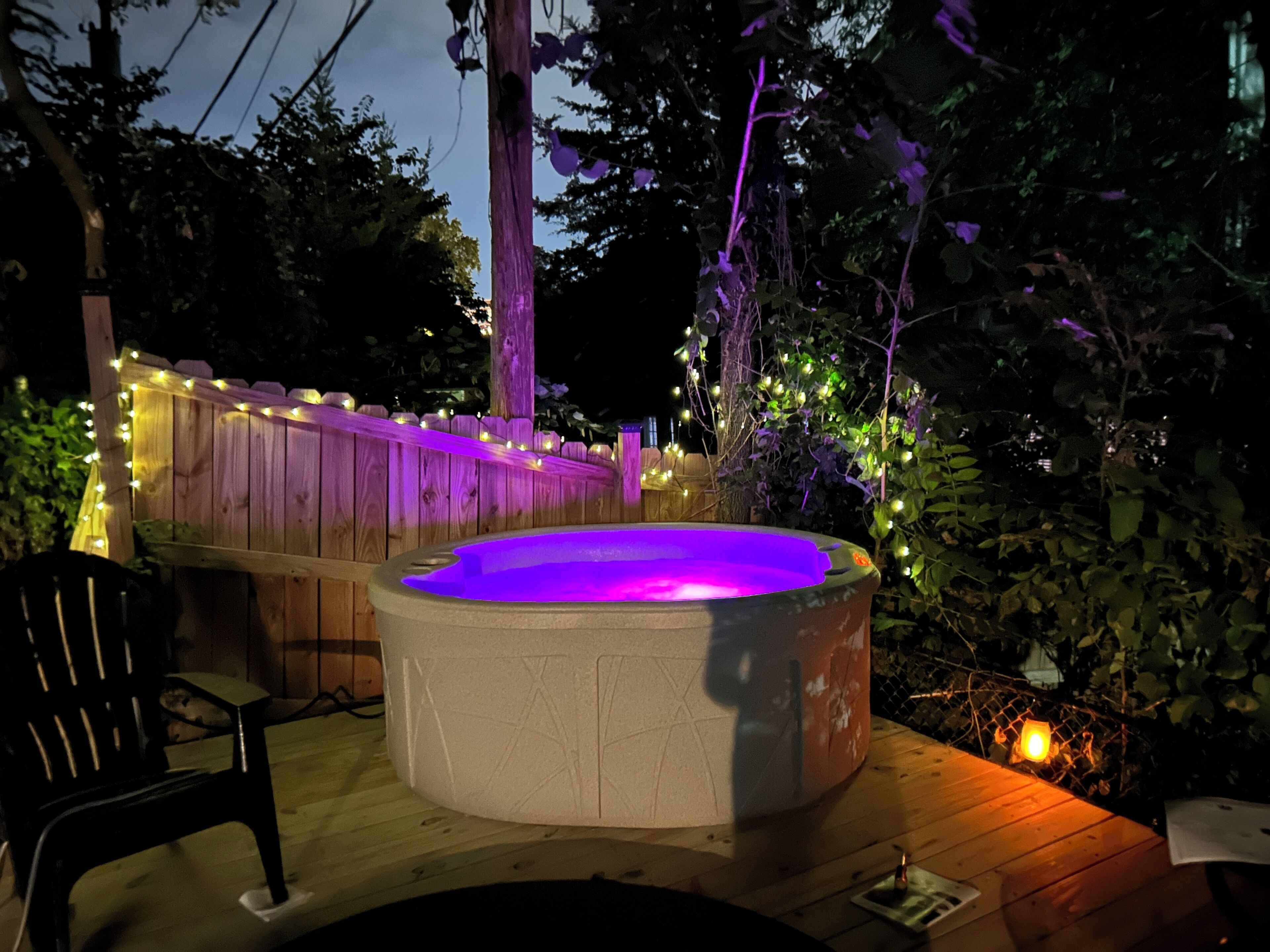 Outdoor spa tub