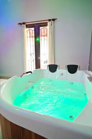 Interior - 5 Bedroom Cartagena Walled City with Jacuzzi (Cartagena de Indias)