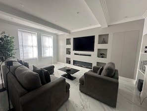 TV, fireplace