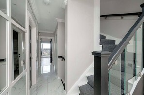 Interior - 3 Storey House in Edinburgh with Sea View (Edinburgh)