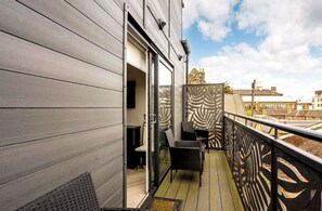 Property grounds - 3 Storey House in Edinburgh with Sea View (Edinburgh)