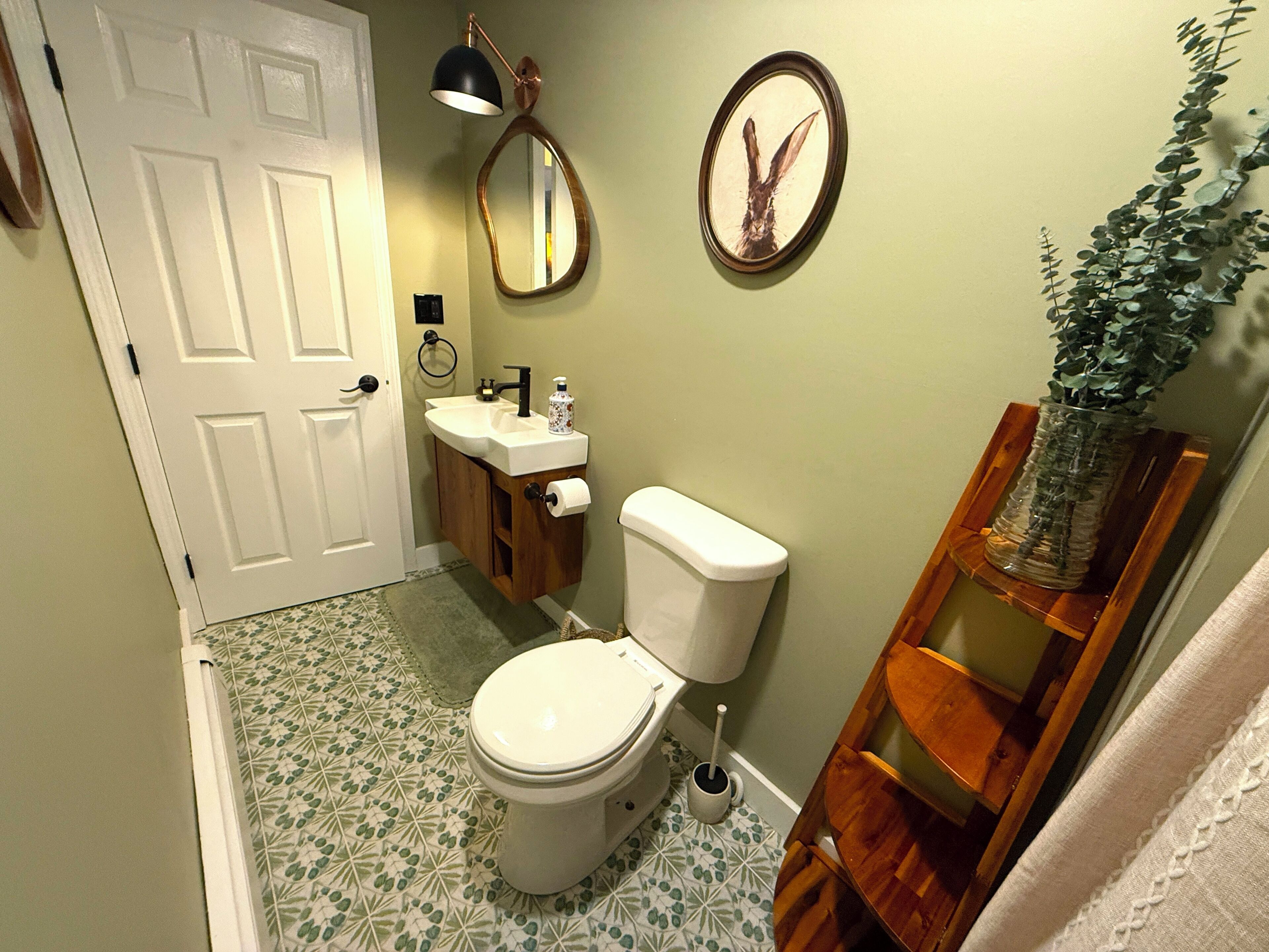 Shower, hair dryer, towels, toilet paper