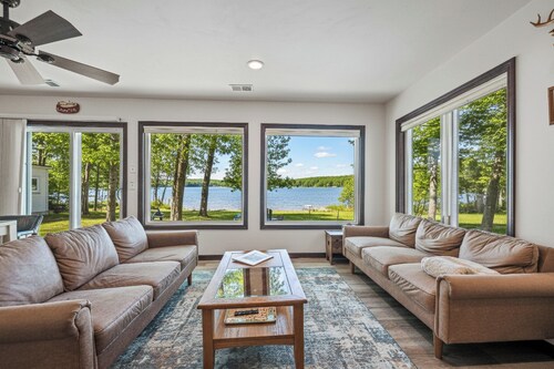 Lakefront Sunset Retreat I Sauna I Firepit I Dock