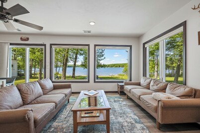 Lakefront Sunset Retreat I Sauna I Firepit I Dock