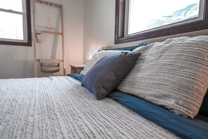 House | 3 bedrooms - Lakefront Sunset Retreat I Sauna I Firepit I Dock (Suring)