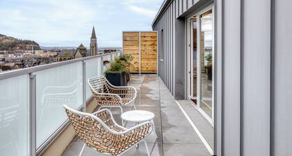 Les Mathurins, F2 unique terrasse, parking et sport