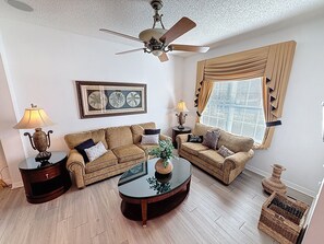 Smart TV, books - Tinkerbells Suites, 4m Disney, 6/5.5 Large pool+Spa, 4 themed masters, pets (Kissimmee)