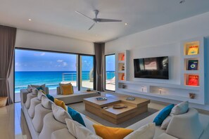 Interior - Villa Alma Beach Access (Beacon Hill)