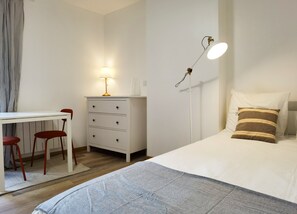 1 bedroom, free WiFi, bed sheets - Modern Bright Studio near Parc de la Villette for2 (Paris)
