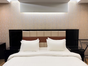 Cortinas blackout, tabla de planchar con plancha y wifi gratis