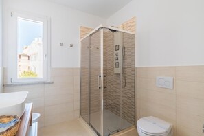 Hair dryer, bidet, towels, soap - Room Maria Lai(I Centenari Longevity Rooms) Property located 1 km from the beach (Lotzorai)