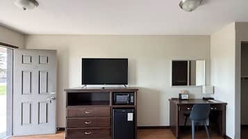 Bàn, khu vực làm việc phù hợp cho laptop, màn/rèm cản sáng