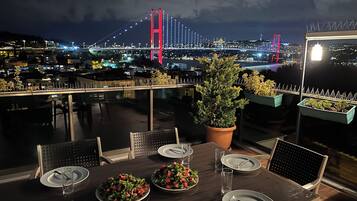 Appart'hôtel Deluxe, vue ville | Terrasse/Patio