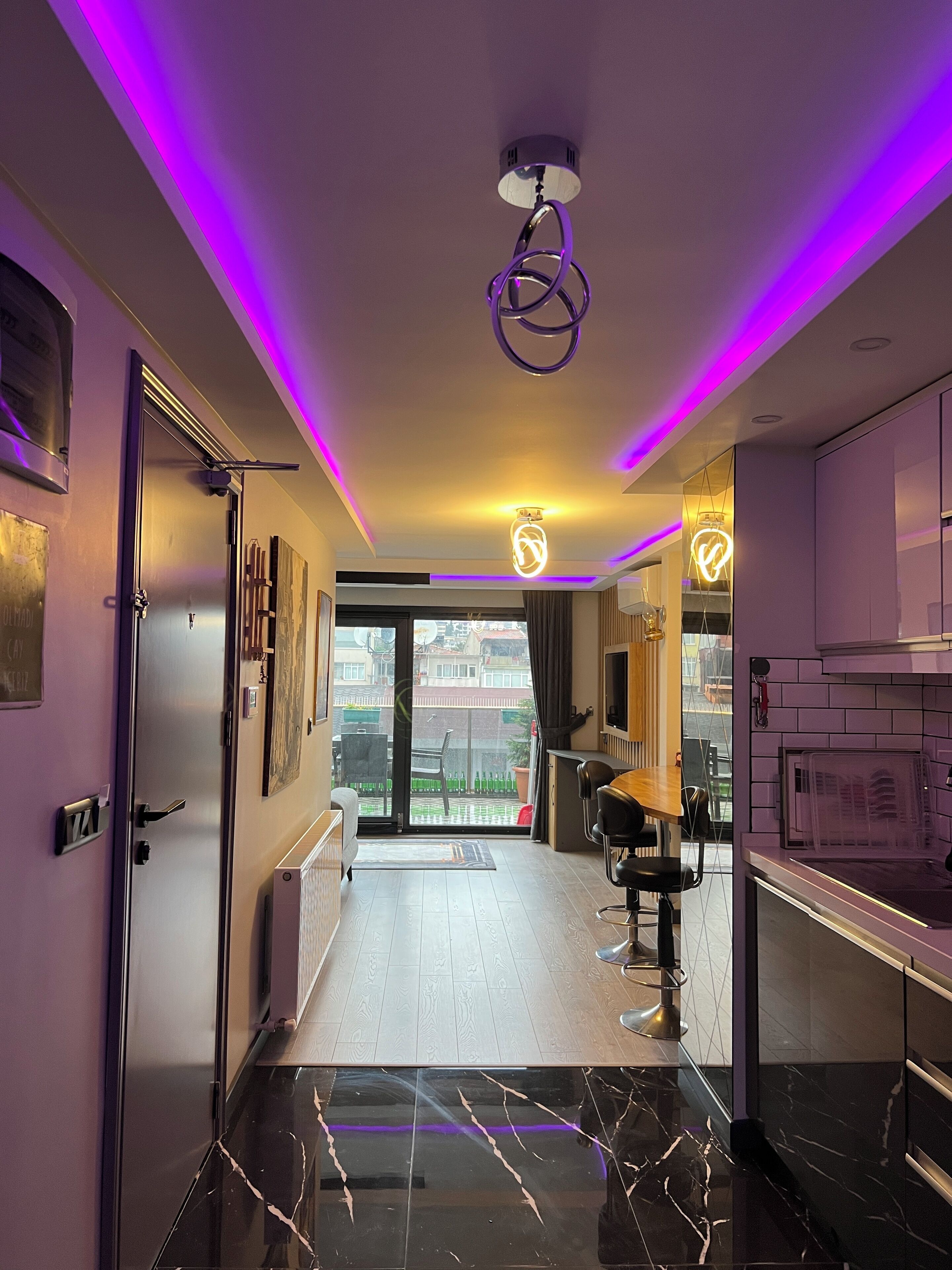 Comfort Studio Suite, City View | Interior