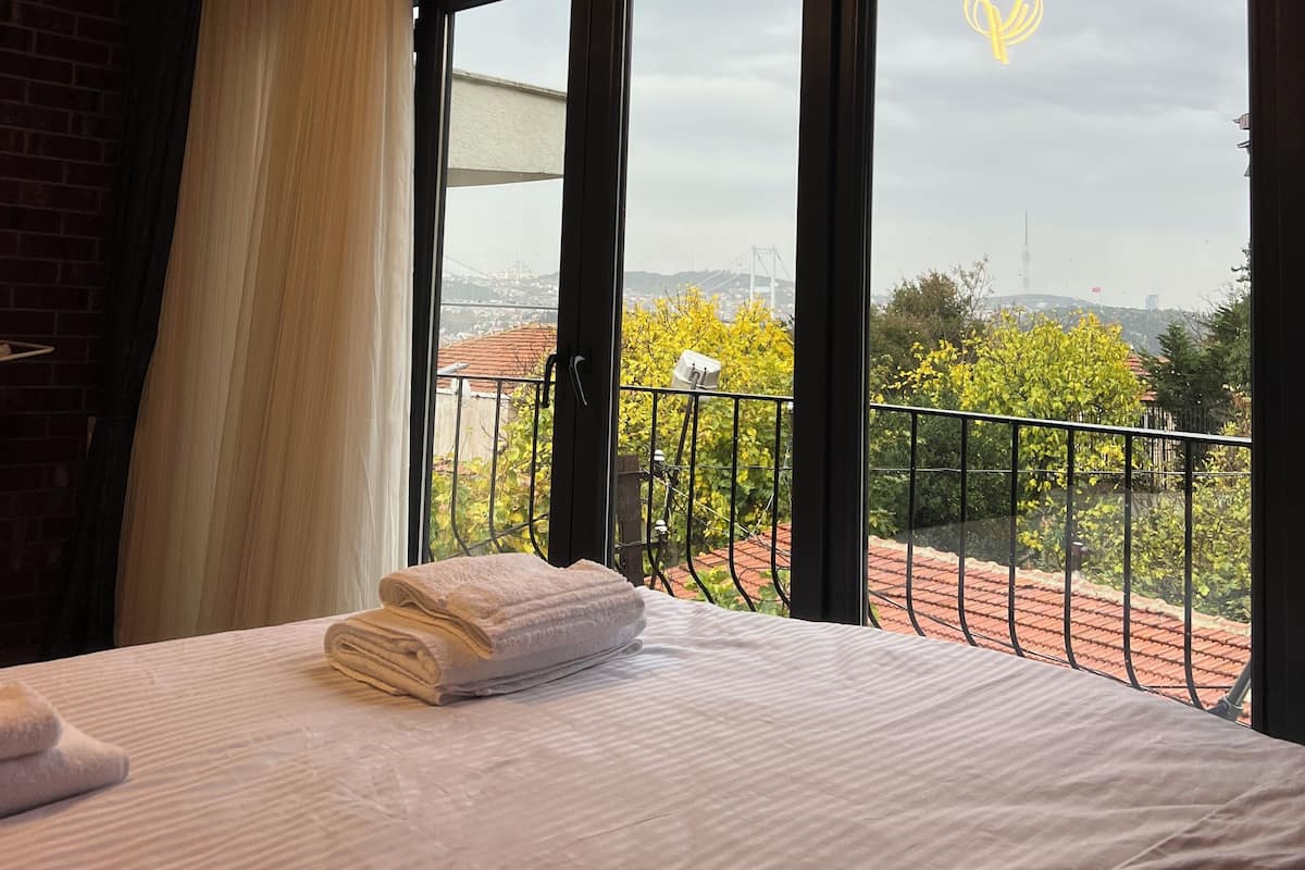 Comfort Studio Suite, City View | Blackout drapes, soundproofing, iron/ironing board, free WiFi