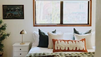 2 bedrooms, desk, free WiFi, bed sheets