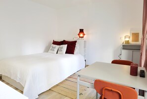 1 bedroom, free WiFi, bed sheets - 176 New Deco Studio 200m to Park La Villette (D) (Paris)