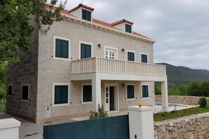 Exterior - Villa Leen Dubrovnik – Your Private Escape with a Pool and Panoramic Views (Đurinići)
