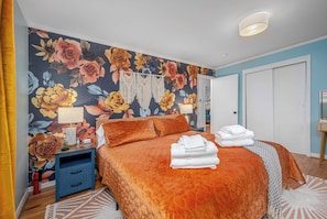3 Schlafzimmer, Schreibtisch, Bügeleisen/Bügelbrett, WLAN