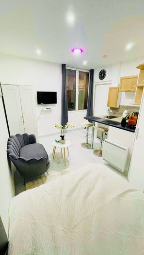 Fer et planche à repasser, Wi-Fi, draps fournis