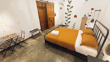 1 slaapkamer, een strijkplank/strijkijzer, gratis wifi, beddengoed