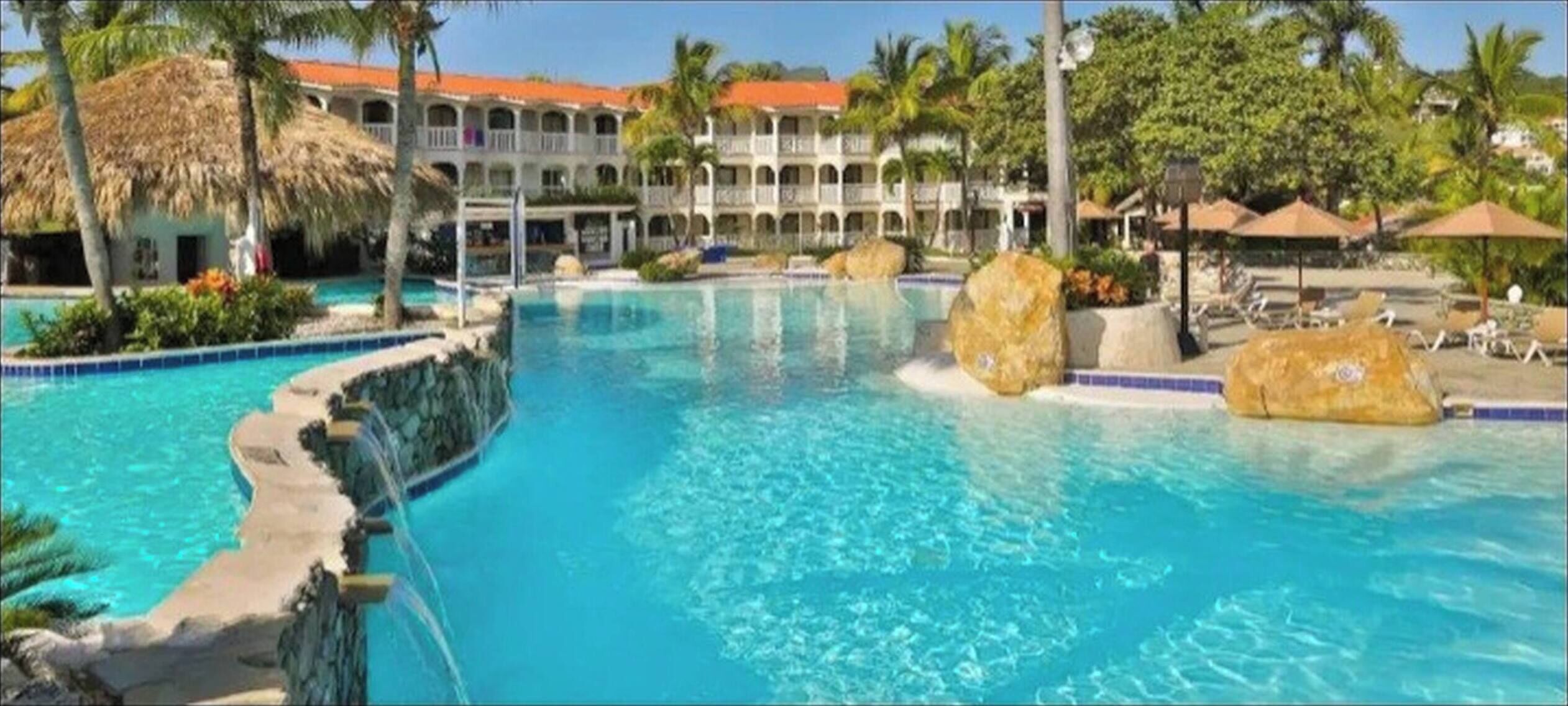 Room, 1 Bedroom, Smoking | Pool | Outdoor pool