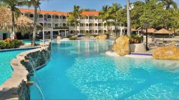 Room, 1 Bedroom, Smoking | Pool | Outdoor pool