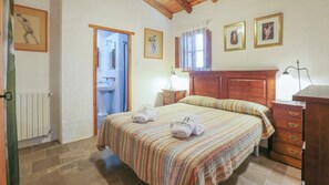 4 bedrooms, iron/ironing board, travel cot, WiFi