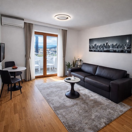 Smart TV. Apartment Podgorica City center-Aurora 33