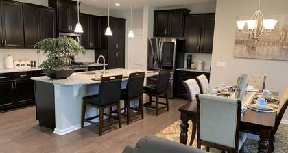 Spacious Durham Townhome Close to Duke & RDU