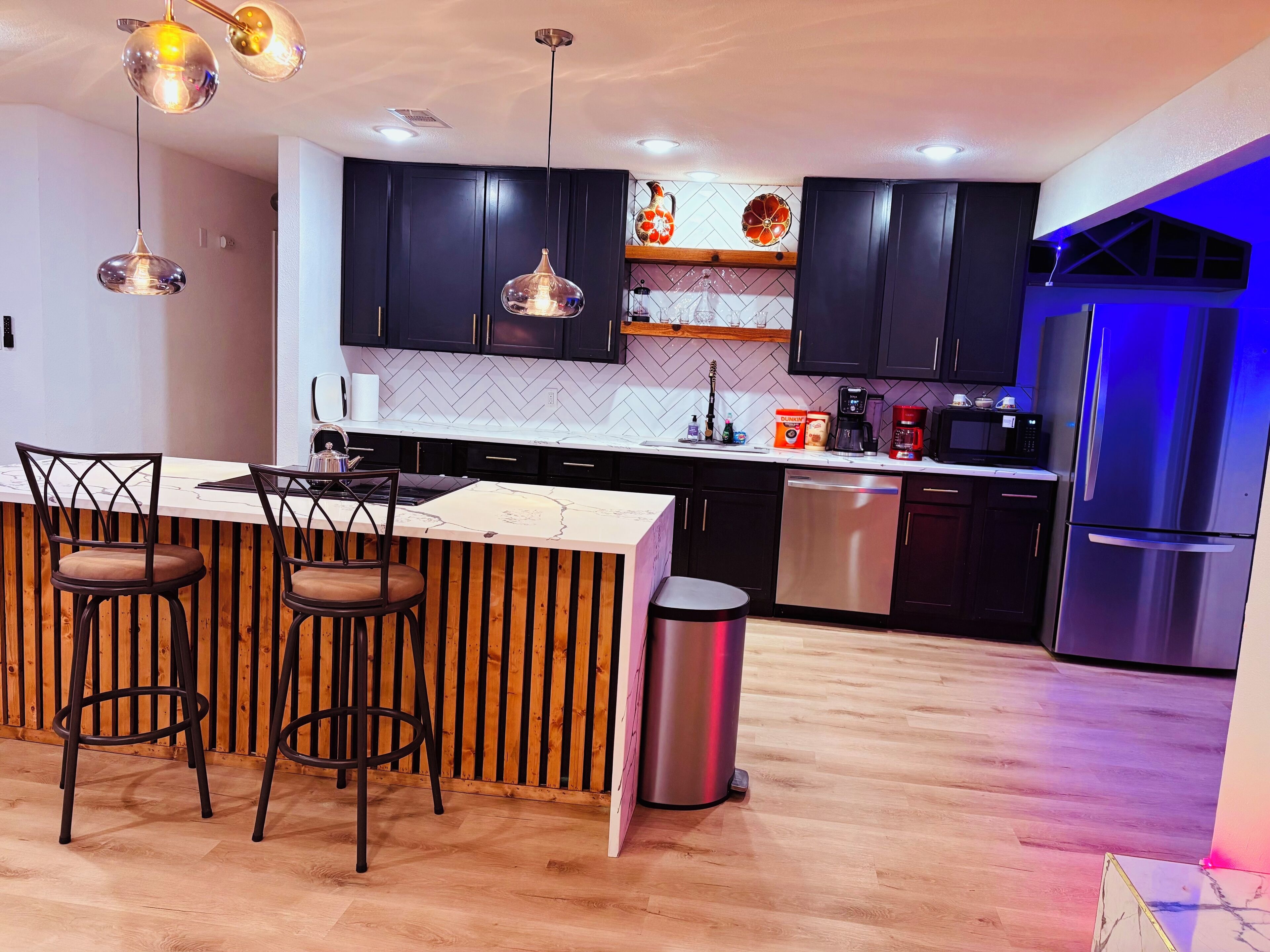 雪櫃、微波爐、焗爐、爐具