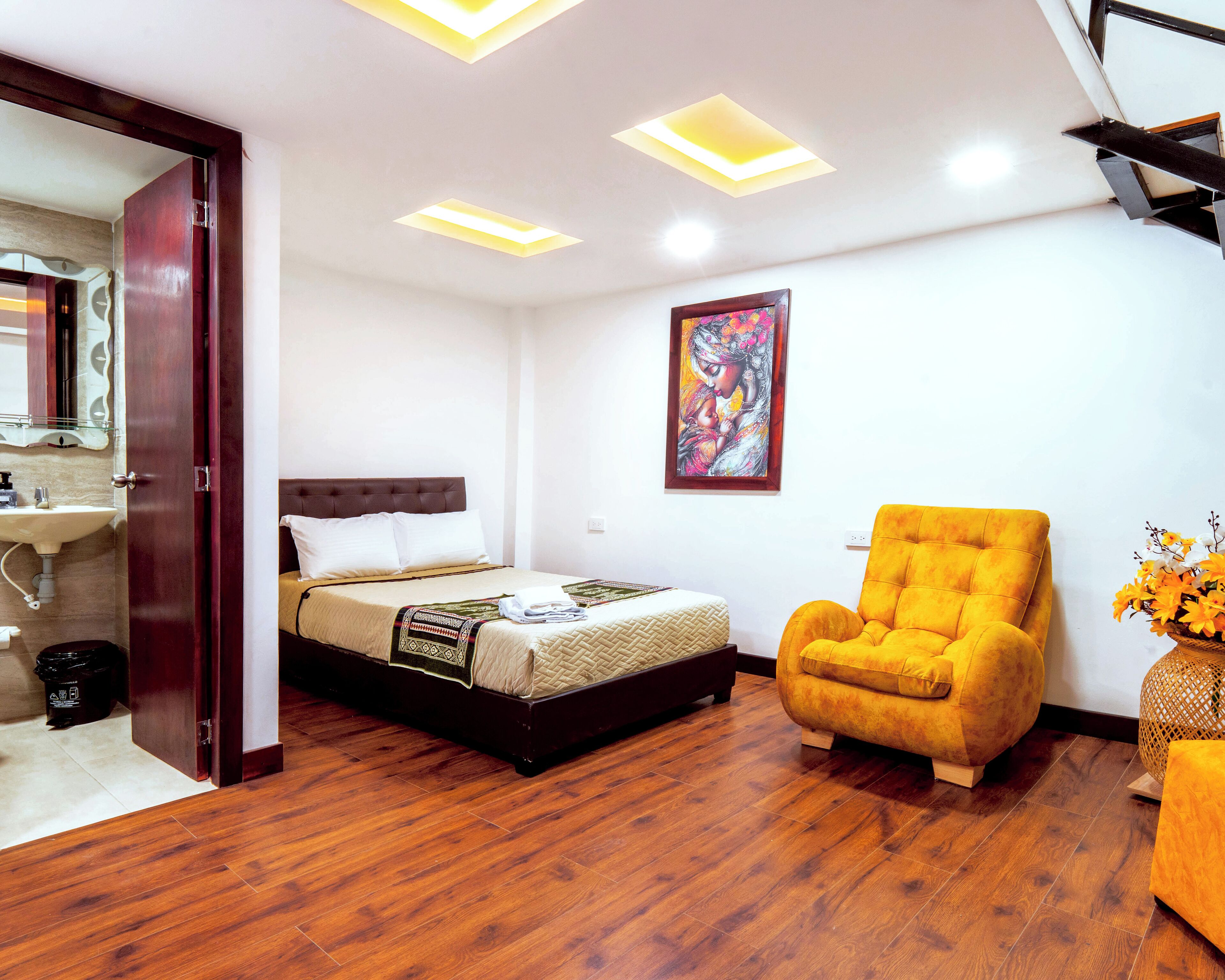 Escritorio, espacio para trabajar con un portátil, wifi gratis