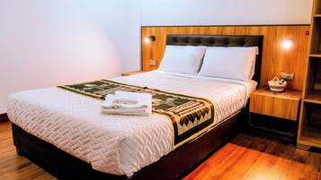 Desk, laptop workspace, free WiFi