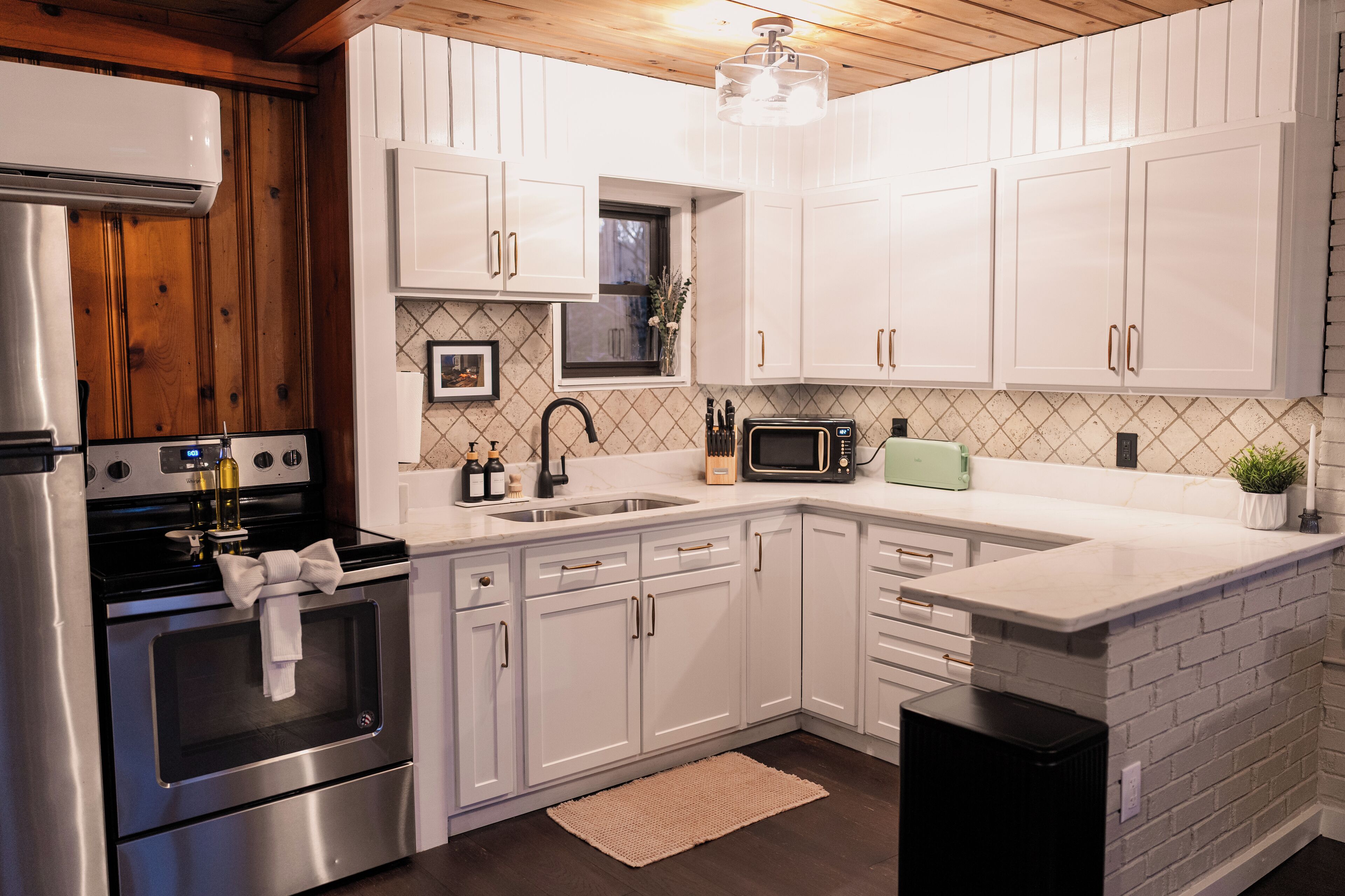 雪櫃、微波爐、焗爐、爐具