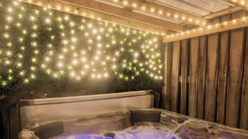Indoor spa tub