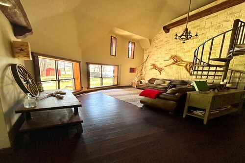 Peaceful Pond Cottage