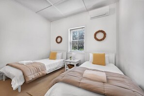 2 bedrooms, WiFi, bed sheets