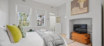 5 Bedroom Charming Homestead on Vineyard