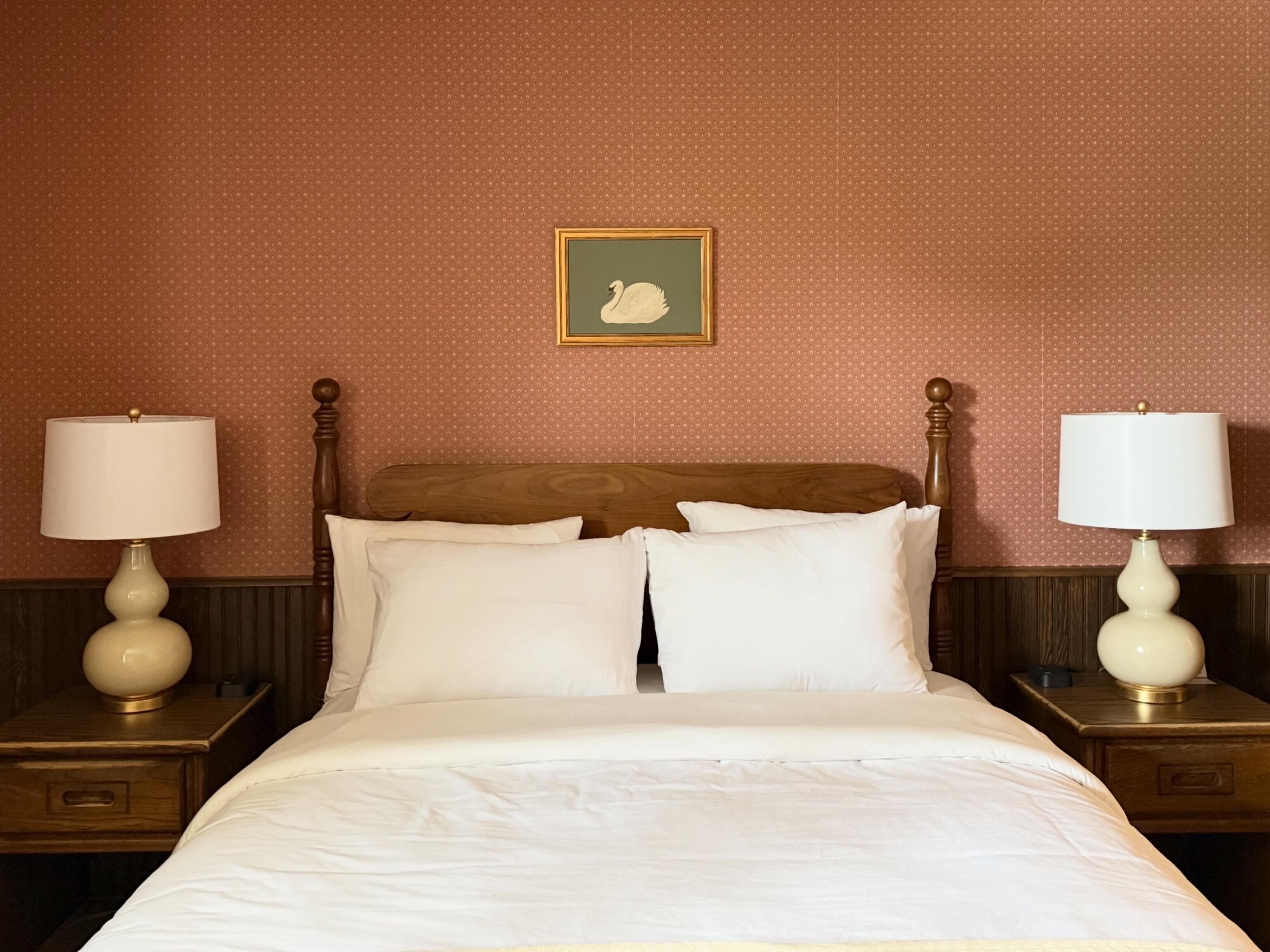 Traditional Room, 1 Queen Bed, Non Smoking | Laptop workspace, blackout drapes, iron/ironing board, free WiFi