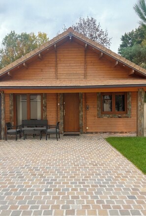 Exterior - Chalet on private land with garden - 10 min from Disneyland Paris (Montévrain)