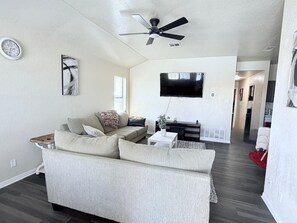 Smart TV - Urban Oasis (Killeen)
