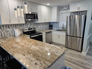 Private kitchen - Fabulous 5-bedroom townhome with AC in Panama City Beach on the beach!! (Panama City Beach)