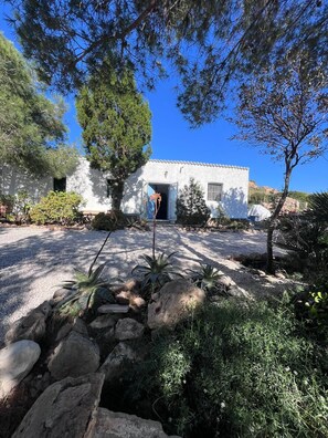 Exterior - Brick vessel 1 and 2 (Cartagena)