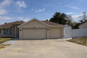 Exterior - Relaxing Studio Just Minutes from Weeki Wachee Springs (Spring Hill)
