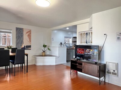 3927 - Comfy 2BR Guest Unit with Kitchen TV Laundry