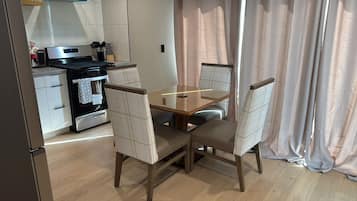 Apartment, 1 Bedroom | Dining