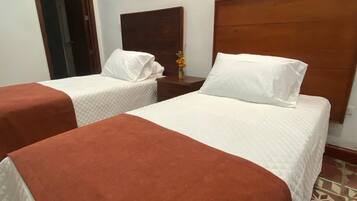 Basic Twin Room, Multiple Beds | Desk, laptop workspace, iron/ironing board, free WiFi